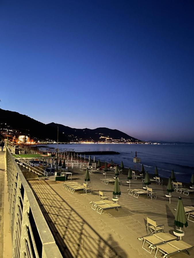 Hotel Del Golfo ライグエーリア エクステリア 写真